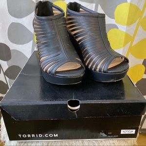 Torrid Wedges